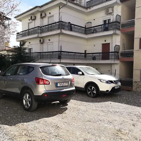 Private App 2 Km Meteora 150 M - Train 100 M - Bus Appartamento